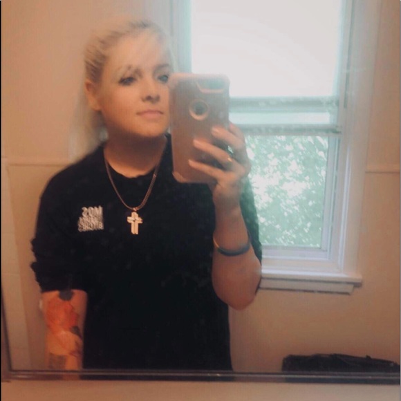 Meet your Posher, Zoe - Picture 2 of 3